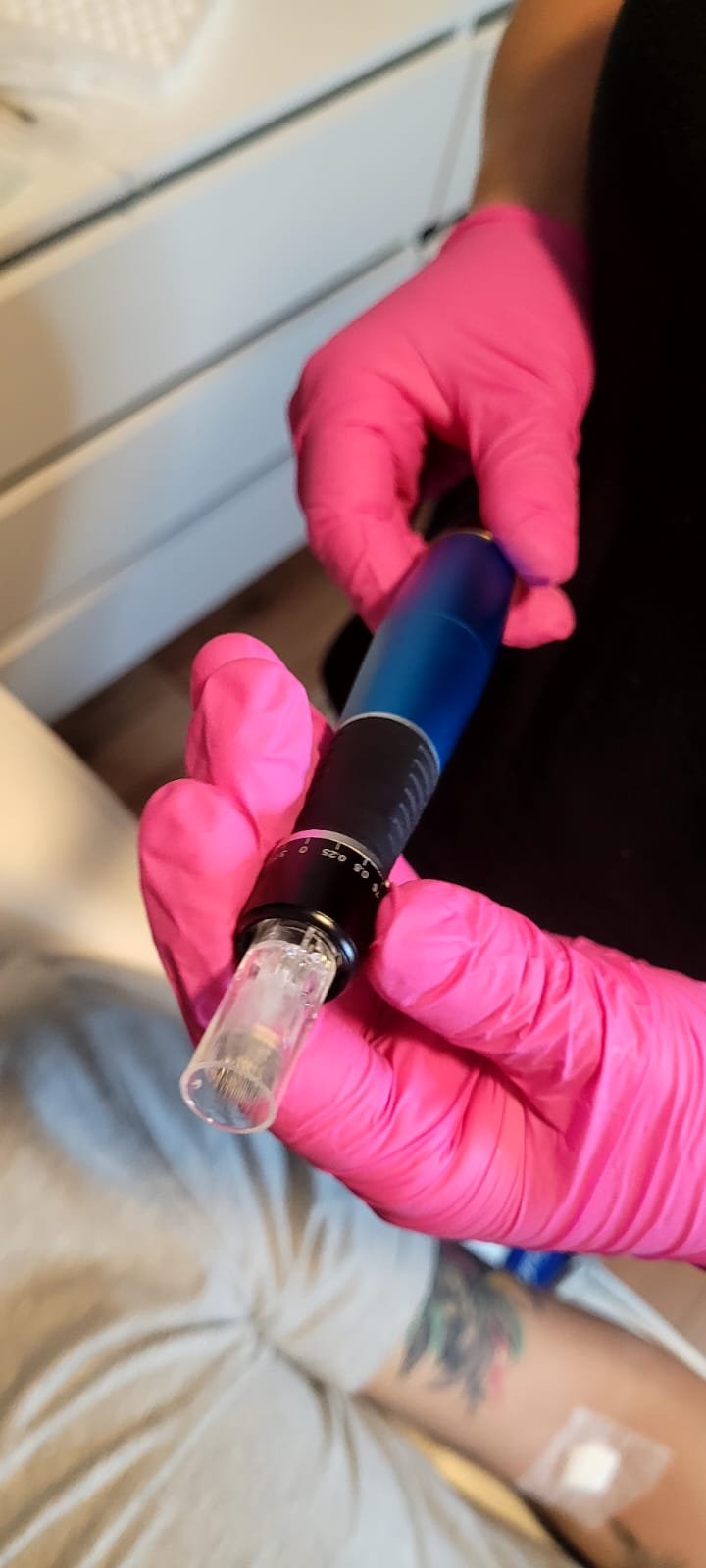 Procedimiento de mesoterapia realizado en el módulo práctico grabado de EK Salud y Estética